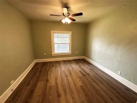 549 S Cedar Ave, Independence, MO 64053 photo 47