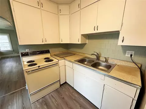 549 S Cedar Ave, Independence, MO 64053 photo 7