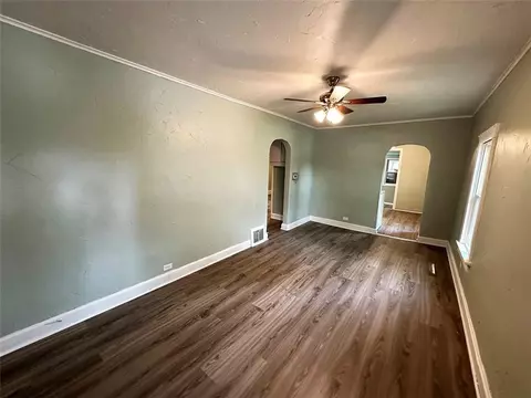 549 S Cedar Ave, Independence, MO 64053 photo 3