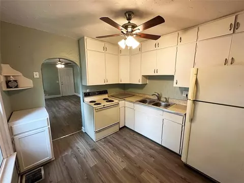 549 S Cedar Ave, Independence, MO 64053 photo 41