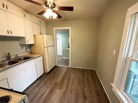 549 S Cedar Ave, Independence, MO 64053 photo 5