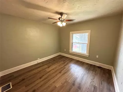 549 S Cedar Ave, Independence, MO 64053 photo 16