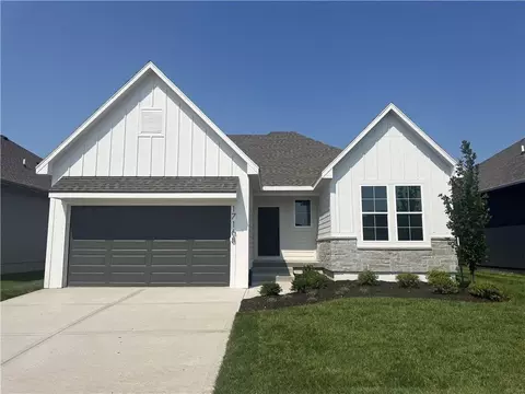 17168 W 168th Pl, Olathe, KS 66062