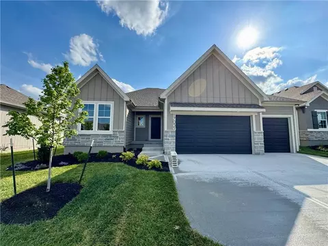 17055 W 168th Pl, Olathe, KS 66062