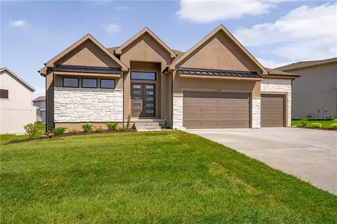 11351 S Emerald St, Olathe, KS 66061