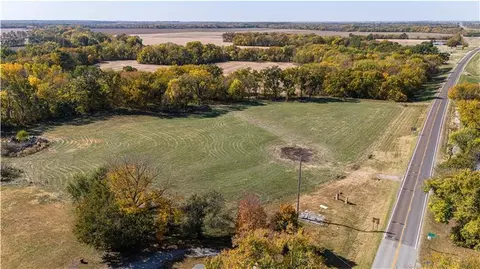 61 Sixth St, Leroy, KS 66857