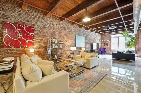 306 W 7th St #201, Kansas City, MO 64105