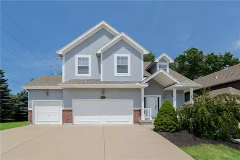 1968 W Forest St, Olathe, KS 66061