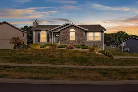 4805 Crystal Dr, Saint Joseph, MO 64503