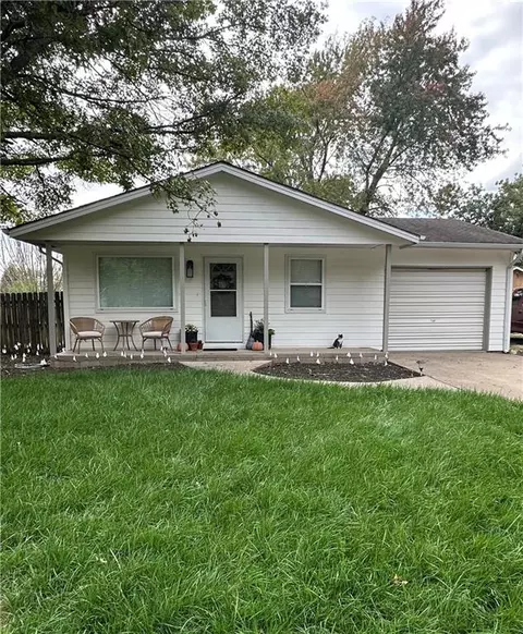 322 N Vermont St, Iola, KS 66749