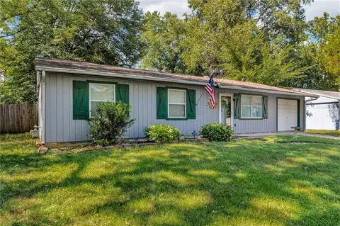 2717 Ponderosa Dr, Lawrence, KS 66046