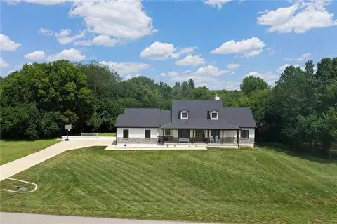 816 Eve Orchid Dr, Greenwood, MO 64034