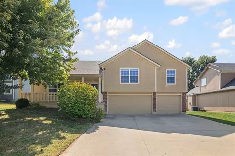 1310 NW Sycamore Dr, Grain Valley, MO 64029