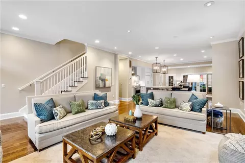 4959 Wyandotte St #3E, Kansas City, MO 64112