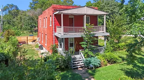 2832 Peery Ave, Kansas City, MO 64127