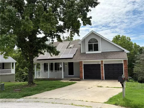 1311 SW 25th St, Blue Springs, MO 64015