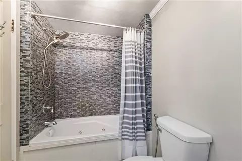Bath - 402 Pine St, Blackburn, MO 65321 photo 2 of 3
