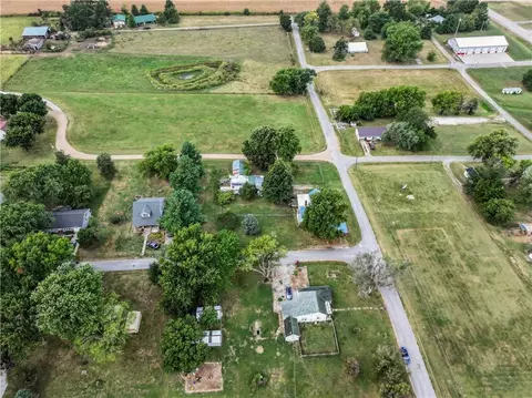 View/Area - 402 Pine St, Blackburn, MO 65321 photo 7 of 12
