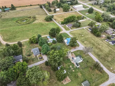 View/Area - 402 Pine St, Blackburn, MO 65321 photo 6 of 12