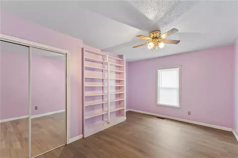 Bedroom - 402 Pine St, Blackburn, MO 65321 photo 6 of 7