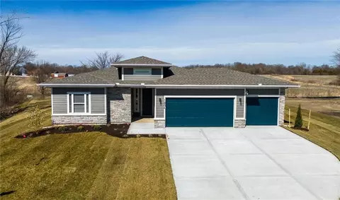 1804 Halls Creek Ave, Raymore, MO 64083