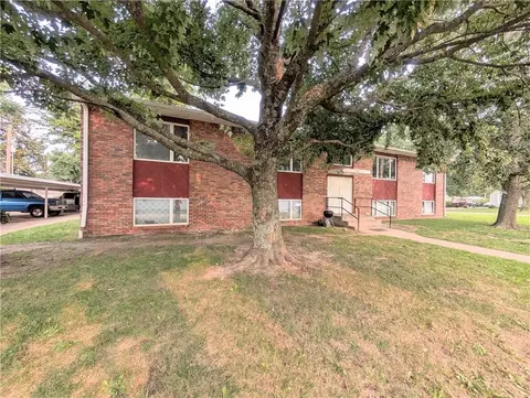 100 N Green St, Yates Center, KS 66783