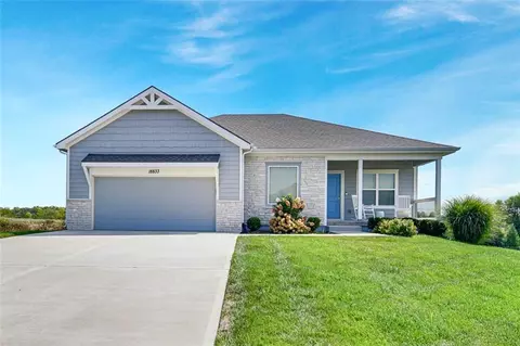 18833 Redbud Ln, Spring Hill, KS 66083