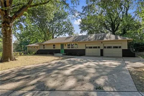 9009 W 47th Ter, Merriam, KS 66203