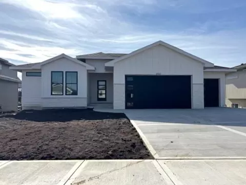 29517 W 196th St, Gardner, KS 66030
