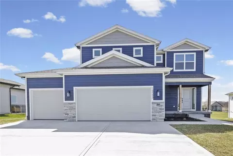 18593 W 193rd St, Spring Hill, KS 66083