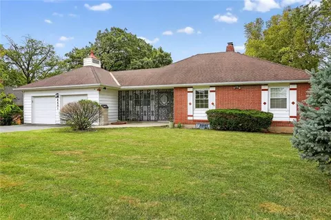 8601 E Gregory Blvd, Kansas City, MO 64133