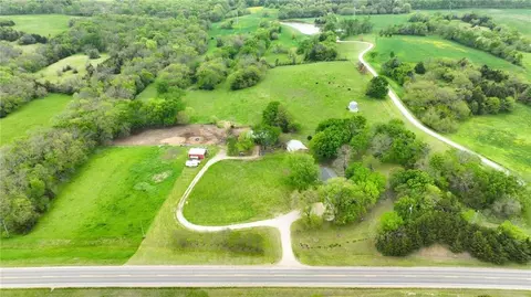 1633 N 600 Rd, Baldwin City, KS 66006