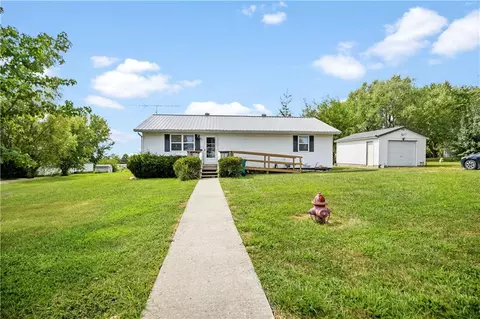 215 2nd Ave, Pattonsburg, MO 64670