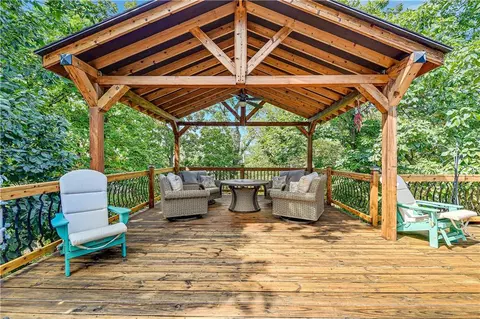 1203 SW 26th St, Blue Springs, MO 64015