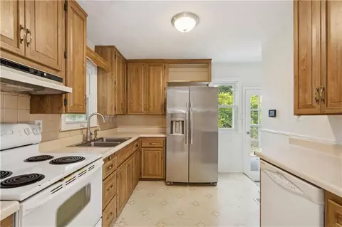Kitchen - 8117 Jarboe St, Kansas City, MO 64114 photo 1 of 3