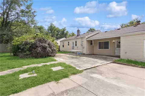 Exterior - 8117 Jarboe St, Kansas City, MO 64114 photo 1 of 3
