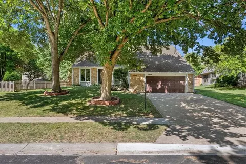 11696 Rosehill Rd, Overland Park, KS 66210