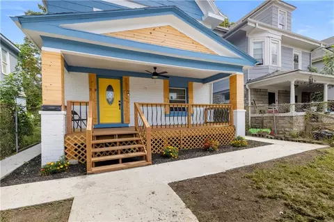 3319 Holmes St, Kansas City, MO 64109