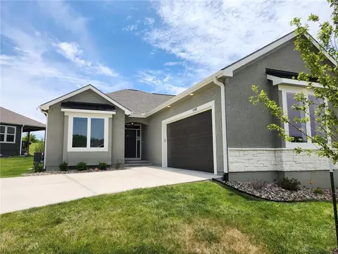 11562 S Olathe View Rd, Olathe, KS 66061