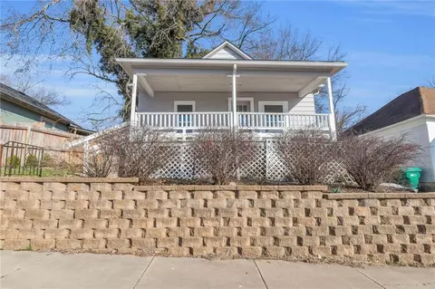 311 N Silver St, Paola, KS 66071