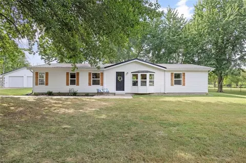 15331 Price Rd, Leavenworth, KS 66048