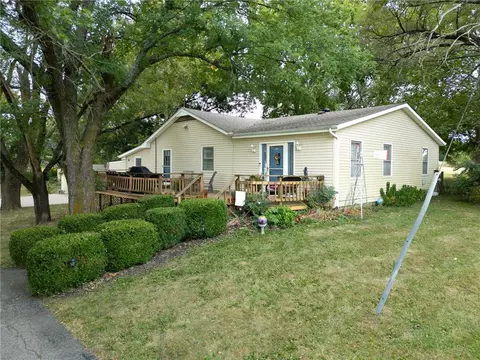 16781 Hollingsworth Rd, Basehor, KS 66007