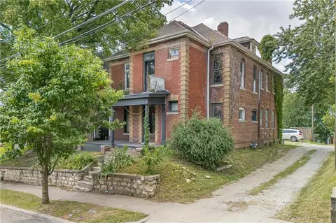 610 N 11th St, Saint Joseph, MO 64501
