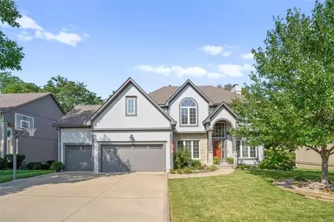 5808 NE Coral Dr, Lees Summit, MO 64064