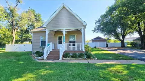 324 W 23rd St, Fort Scott, KS 66701