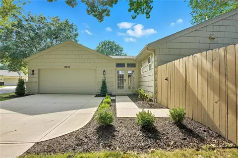 12854 Cambridge Ter, Leawood, KS 66209