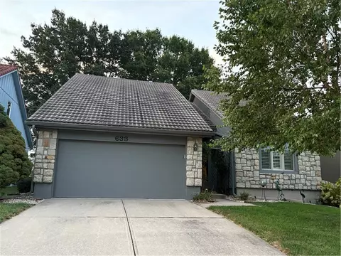 633 NE St Andrews Cir, Lees Summit, MO 64064