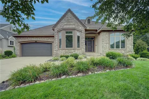 4704 W 152nd St, Leawood, KS 66224