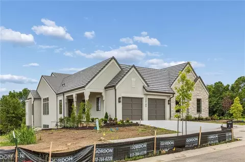 13749 Pembroke Ln, Leawood, KS 66224