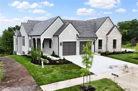13749 Pembroke Ln, Leawood, KS 66224